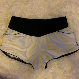 Xhilaratuon swim shorts SZ m  low waist, so cute